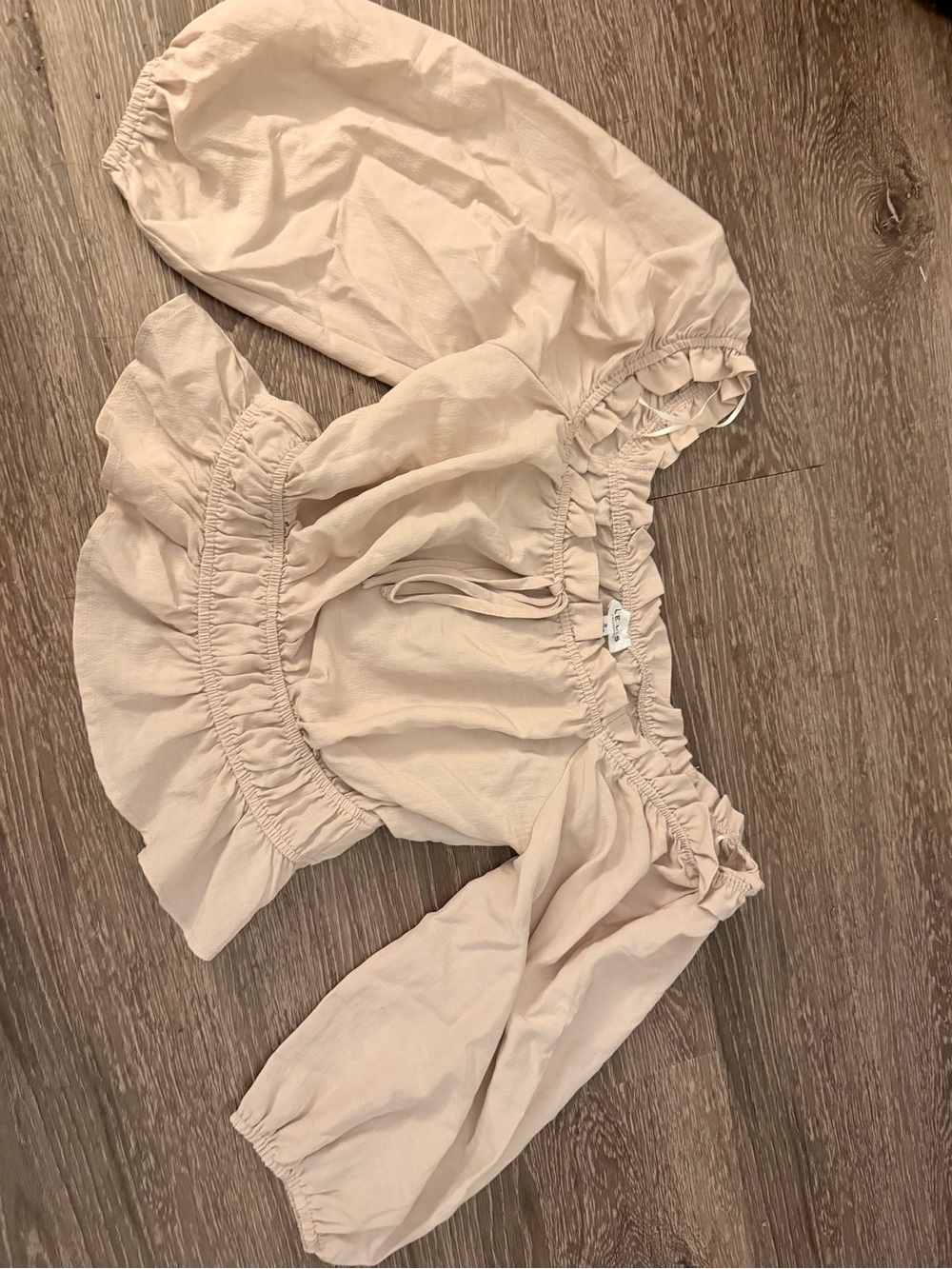 Le Lis Blush Cream Off‑Shoulder Peasant Top